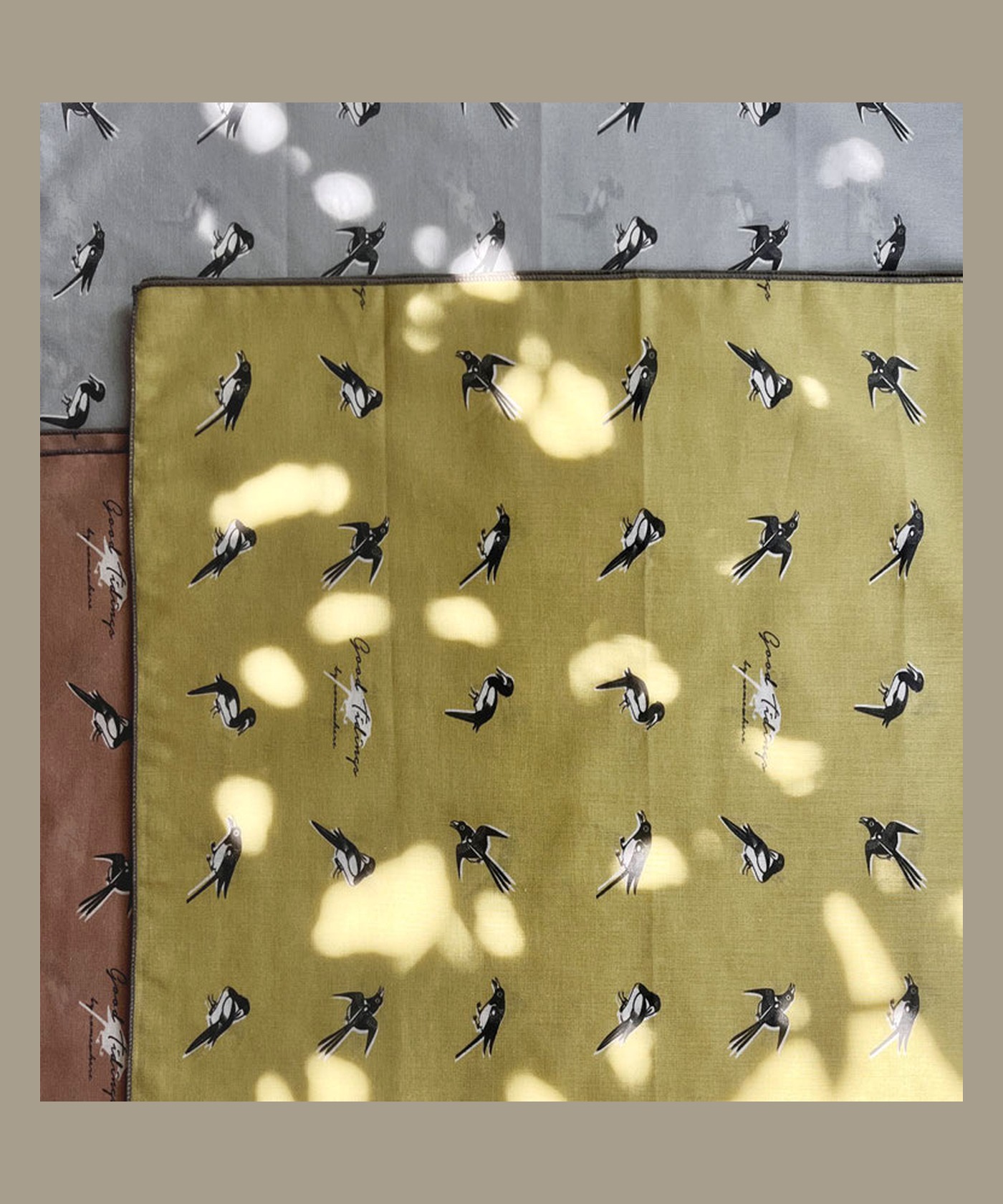KKACHI Magpie Handkerchief
